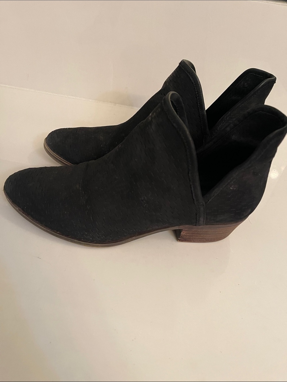 Lucky Brand Black Textured Slip-On Mule Clogs